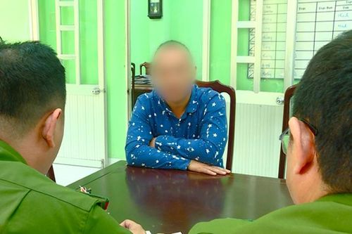 Công an phường Phước Hải làm việc với những người liên quan