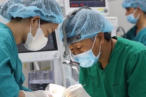 Nhấn mí và cắt mí hỏng, thay đổi cả hồn mắt