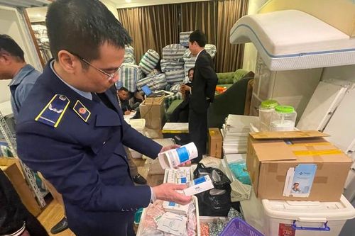 Hà Nội: Phát hiện gần 3 tấn nguyên liệu thuốc và thực phẩm chức năng không rõ nguồn gốc trong khu đô thị cao cấp