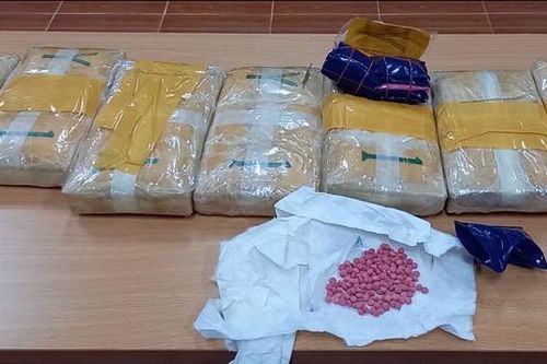 Vây bắt 2 người vận chuyển 54.000 viên ma túy