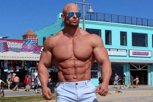 KOL thể hình xem nhẹ 'ánh nhìn quấy rối' ở phòng gym