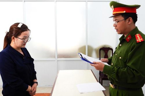 Giả làm cô giáo, chiếm đoạt hơn 500 triệu đồng của người tình