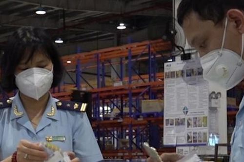 Có được xuất trình Giấy biên nhận để nhập khẩu và thông quan thuốc?