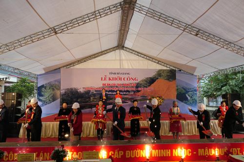 Hà Giang khởi công nâng cấp đường kết nối huyện Bắc Mê với Cao nguyên đá Đồng Văn