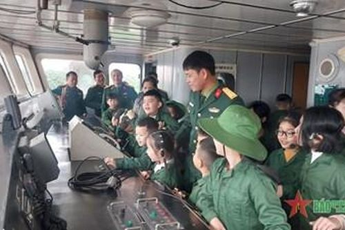 Trải nghiệm để thêm yêu bộ đội