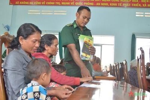 Cầu nối pháp luật đến người dân nơi phên giậu Tổ quốc