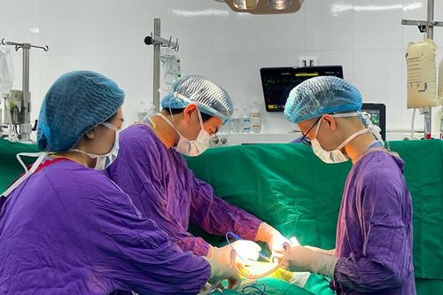 Lần đầu tiên, một bệnh nhân được ghép tim và thận cùng lúc