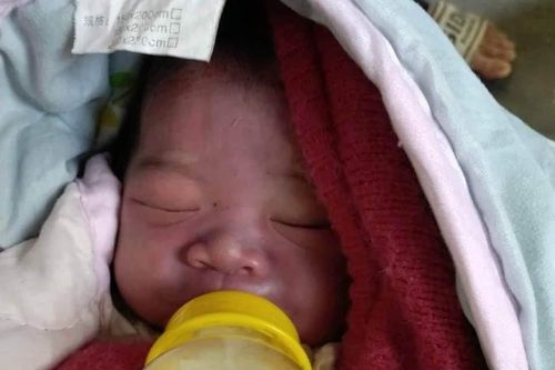 Bé trai sơ sinh còn nguyên dây rốn bị bỏ rơi ở Đắk Hà, Kon Tum