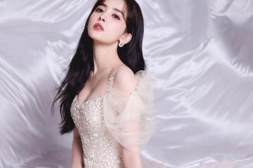 Nàng Điêu Thuyền sẽ thay Kim Hee Sun đóng cặp với Thành Long