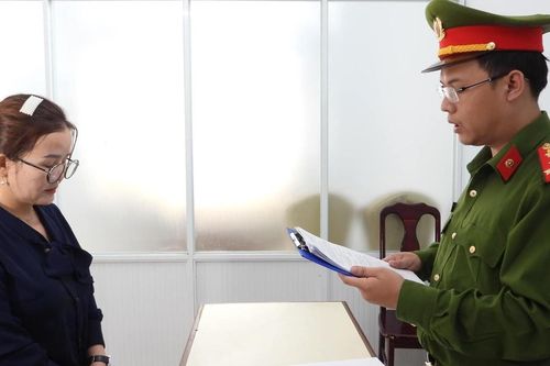 Giả làm cô giáo, chiếm đoạt hơn 500 triệu đồng của người tình