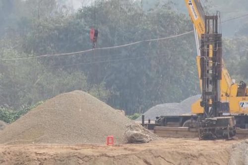 Yêu cầu dừng mọi hoạt động tại trạm trộn bê tông xây dựng không phép ở Lào Cai