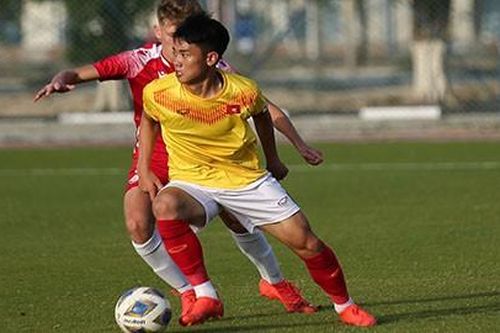 Kết quả U20 Việt Nam 0-1 Dubai FC; Quế Ngọc Hải tin Tiến Linh sẽ giành Quả bóng vàng; MU ngược dòng loại Barca