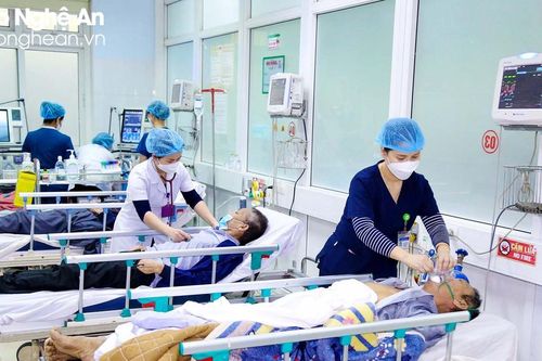 Một ngày ở Khoa Cấp cứu của bệnh viện lớn nhất Nghệ An