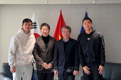 'Tiếp lửa' các cầu thủ trẻ Việt Nam trước thềm K-League 2 khởi tranh