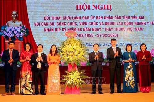 Nhiều hoạt động chúc mừng ngành Y tế tại các địa phương
