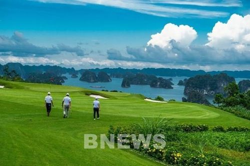Truy thu hơn 8 tỷ đồng Tập đoàn FLC sử dụng nước trái phép để tưới cỏ sân golf