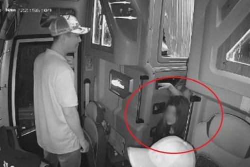 Cô gái đòi đi vệ sinh trên cao tốc: 'Rơi vào trạng thái hoảng loạn không dám tham gia mạng xã hội'