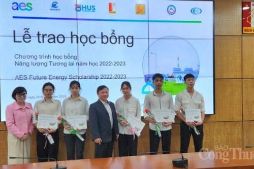 30 sinh viên ngành điện nhận học bổng Năng lượng Tương lai AES
