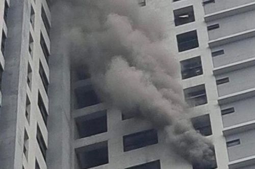 Cháy phòng ngủ căn hộ chung cư tại tầng 22 ở Hà Nội