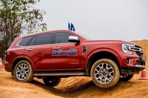 Ford Việt Nam khởi động Chương trình hướng dẫn kỹ năng lái xe an toàn đường địa hình