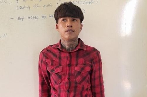 Kẻ cướp trốn truy nã đặc biệt nguy hiểm ra đầu thú