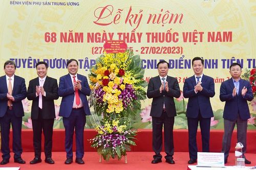 Trân trọng những cống hiến, hy sinh của đội ngũ thầy thuốc