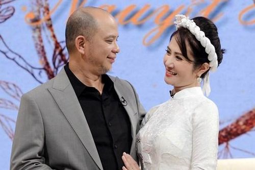 Tình yêu mật ngọt của cặp vợ chồng 'trái dấu' Anh Tuấn – Nguyệt Hằng