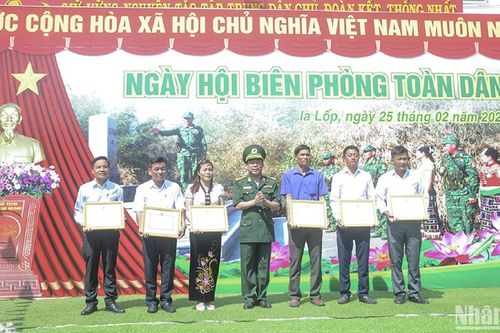 Thắt chặt tình đoàn kết quân dân ở khu vực biên giới Đắk Lắk