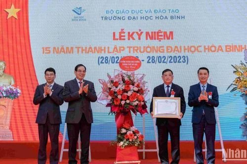 Trường đại học Hòa Bình kỷ niệm 15 năm ngày thành lập
