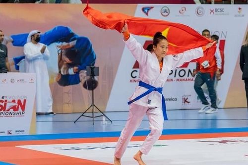 Phùng Thị Huệ giành HCV jujitsu châu Á 2023