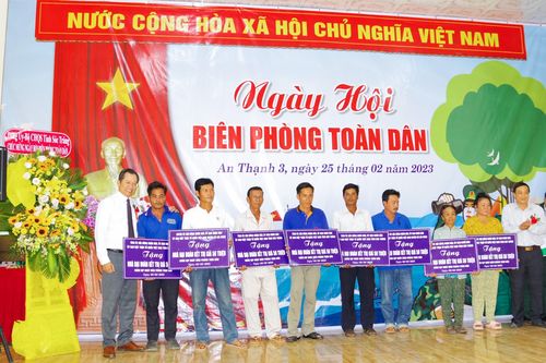 Nhiều hoạt động ý nghĩa tại 'Ngày hội biên phòng toàn dân'