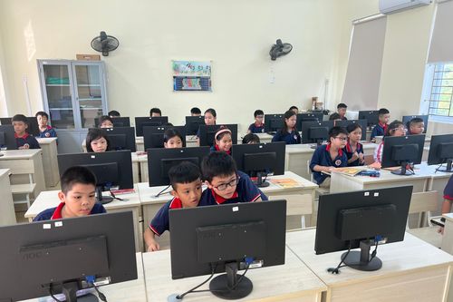 Nam Định đẩy nhanh tiến trình 'số hóa' các trường học