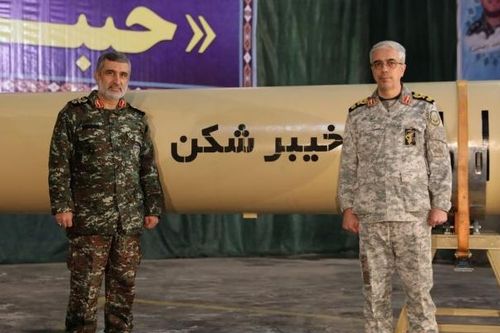 Iran tuyên bố phát triển tên lửa hành trình tầm xa