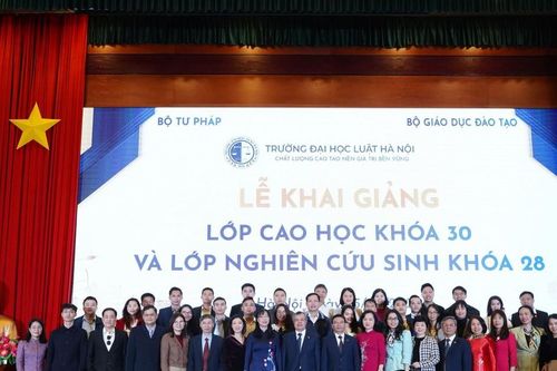 Trường Đại học Luật Hà Nội: Khai giảng Lớp nghiên cứu sinh khóa 28 và Lớp cao học khóa 30