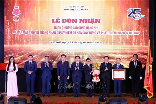 Học viện Tư pháp đón nhận Huân chương Lao động hạng Nhì
