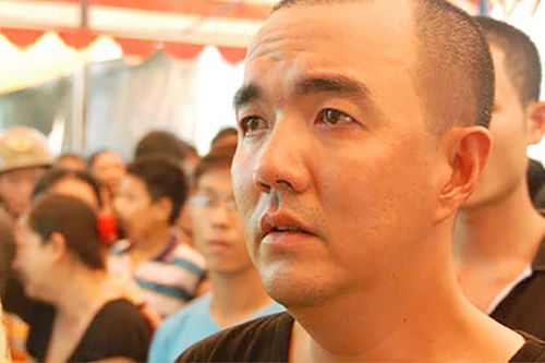 Diễn viên Quốc Thuận đau lòng báo tin mẹ qua đời, nhiều nghệ sĩ Việt gửi lời chia buồn