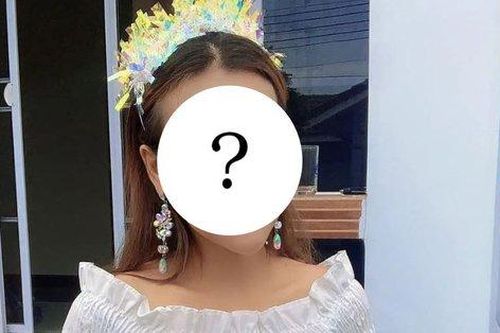 Nữ ca sĩ đột ngột qua đời vì viêm phổi