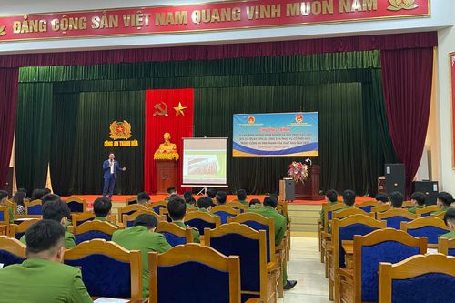 Tư vấn, định hướng nghề nghiệp cho 200 chiến sĩ nghĩa vụ sau xuất ngũ
