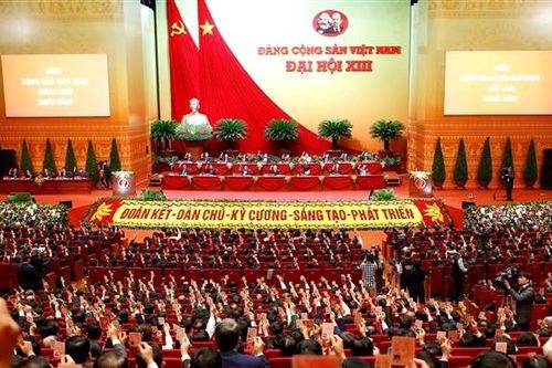 'Có bột mới gột nên hồ'