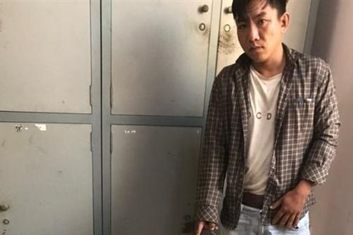 'Người dơi' chuyên gắp nhẫn, vòng, lắc vàng về… lót ổ