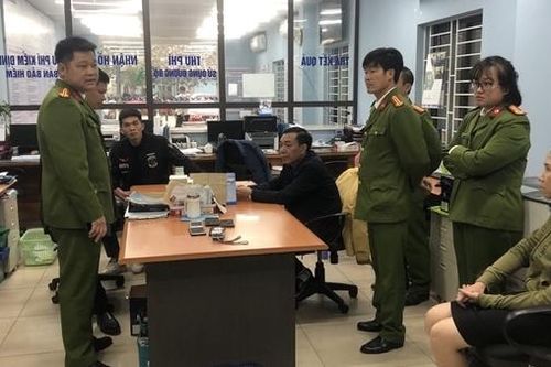 Khám xét 2 trung tâm đăng kiểm xe cơ giới tại Gia Lâm, Hà Nội