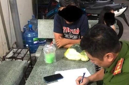 Điều tra vụ xô xát trước cổng trường THPT khiến 2 người bị thương