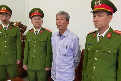 Bắt nguyên Giám đốc cùng thuộc cấp tham ô hàng chục tỉ đồng