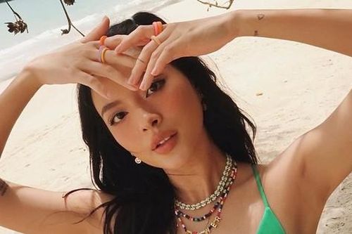 'Nữ hoàng lookbook' Tú Hảo ngày ấy và bây giờ khác lạ đến độ khiến netizen 'choáng'