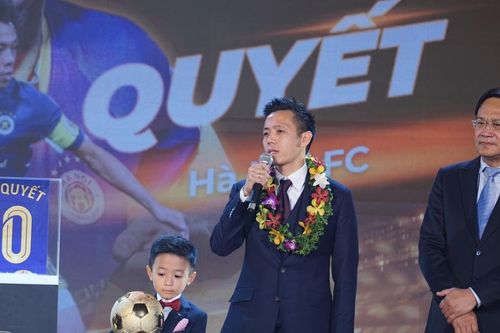 Quả bóng vàng nam Việt Nam 2022 Nguyễn Văn Quyết: Nhận danh hiệu nào đều tự hào