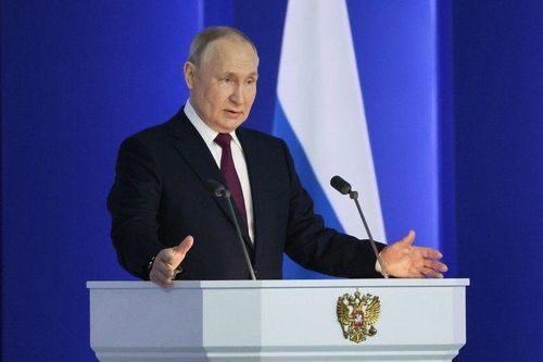 'Khi ông Putin nói, phương Tây cần im lặng và lắng nghe'
