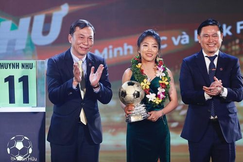 Huỳnh Như đoạt Quả bóng vàng Việt Nam 2022