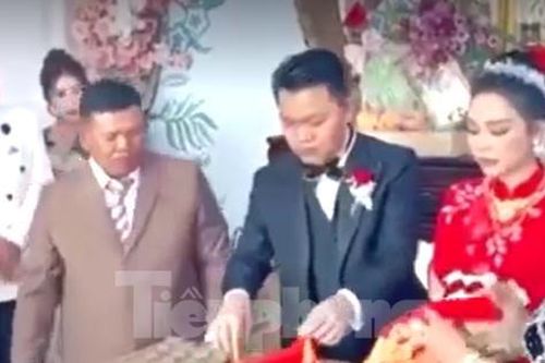 Đám cưới ngập vàng và sổ đỏ ở Bình Dương gây 'bão' mạng xã hội