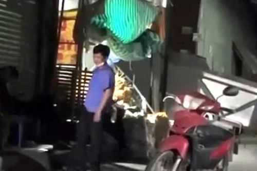 Cô gái tử vong vì bị kẻ thủ ác chặn đường, tạt axit trong đêm