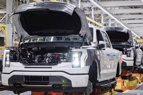 Ford tạm dừng sản xuất mẫu xe điện bán chạy